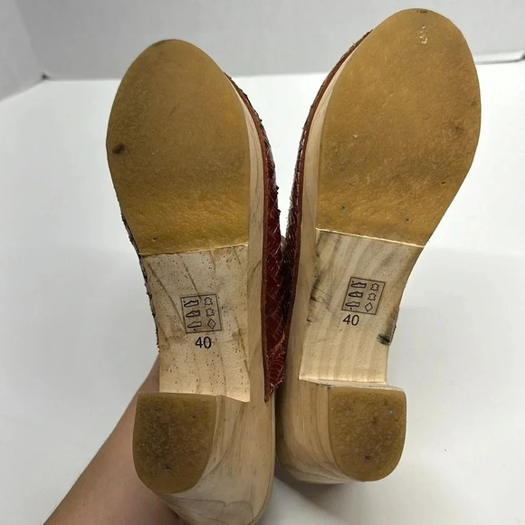 Free People Hillary Clog Leather Wooden Heeled Mule Shoes High Heels Size 40 10 - Picture 10 of 12